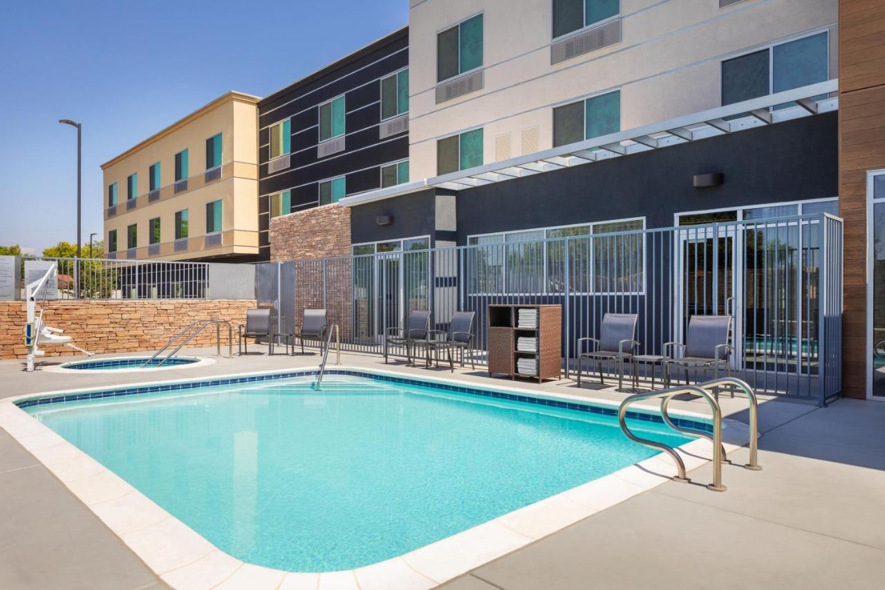 Fairfield Inn & Suites By Marriott Fresno North/Shaw Avenue Exterior photo